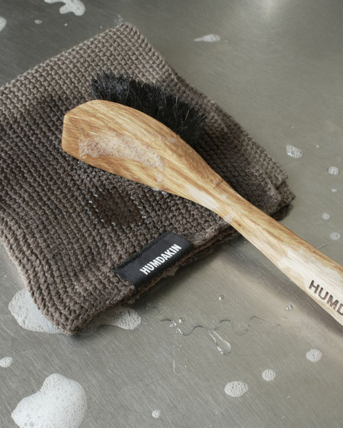 HUMDAKIN Oak Dish Brush - Horse Hair Accessories