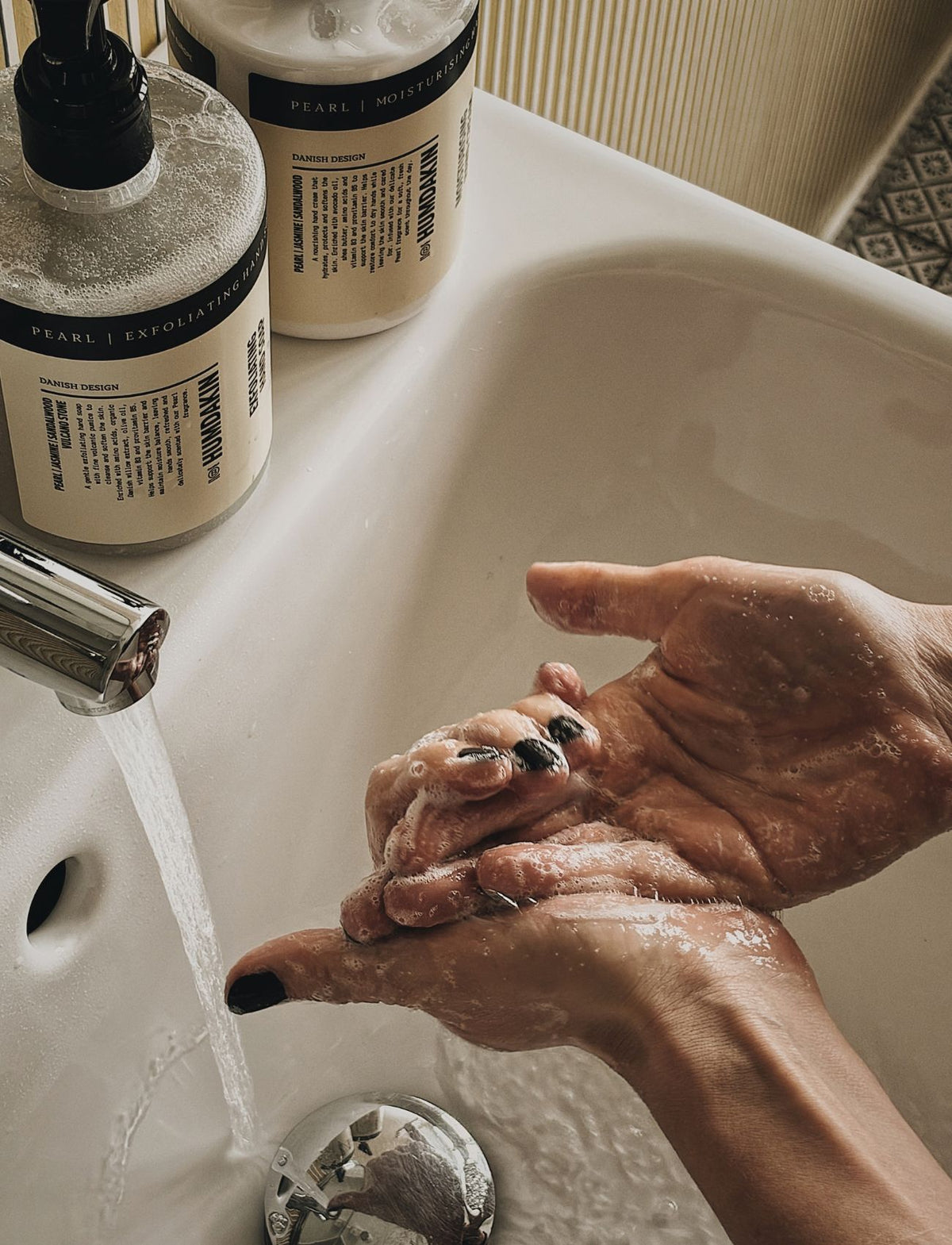 HUMDAKIN Pearl Exfoliating Hand Soap - Jasmine & Sandalwood Hand Care