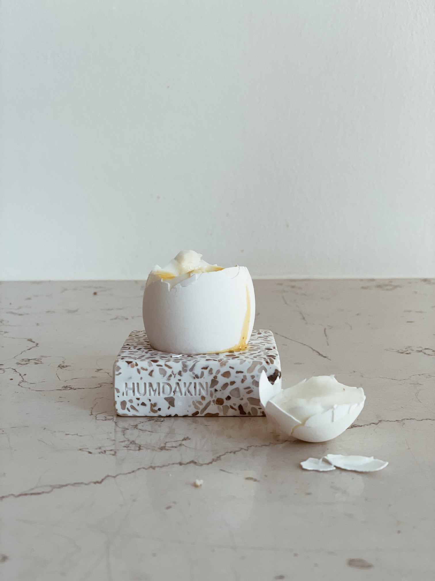 HUMDAKIN Terrazzo Egg Tray Single Terrazzo 138 Red/Beige